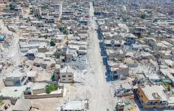 Widok na miasto Chan Szajchun  w syryjskiej prowincji Idlib, 3 sierpnia 2019 r. / IZEDDIN IDILBI / ANADOLU AGENCY / GETTY IMAGES