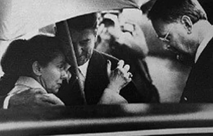 Wanda i Romuald Spasowscy z Ronaldem Reaganem, 22 grudnia 1981 r. / 