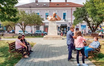 Pomnik ukraińskiego poety Tarasa Szewczenki w Syhocie Marmaroskim, jesień 2019 r. / TADEUSZ IWAŃSKI