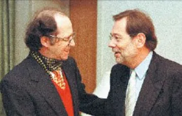 Ibrahim Rugova i ówczesny sekretarz generalny NATO w Kwaterze Głównej Sojuszu, 1998 r. (fot. NATO) / 