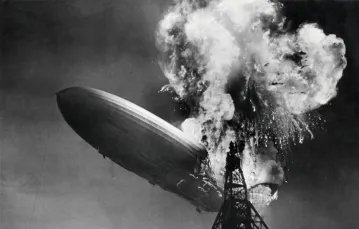 Katastrofa „Hindenburga” w bazie Lakehurst, New Jersey, 6 maja 1937 roku /  / domena publiczna