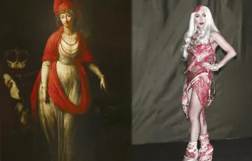 Dorota de Biron, księżna kurlandzka i żagańska, sportretowana przez Antona Graffa w 1791 r. Piosenkarka Lady Gaga w sukni i butach z surowego mięsa, uwieczniona przez współczesnego fotografa. / repr. Muzeum Narodowe w Warszawie