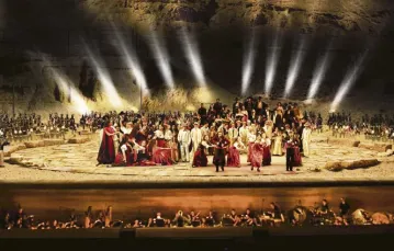 Plenerowa inscenizacja "Carmen" pod Masadą w Izraelu, 2012 r. / fot. Yossi Zwecker / Israeli Opera