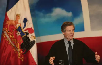 Guy Sorman na konferencji w Palacio de La Moneda. Santiago, Chile, listopad 2010 r. / fot. Eyevine / East News