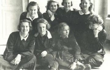 VI klasa gimnazjum im. Marii Konopnickiej, 1936 r. Od lewej u góry: Zosia Lipska (Celińska) / 