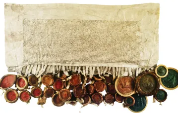 Sporządzony przez notariuszy akt tzw. pierwszego pokoju toruńskiego, który kończył wojnę zakonu krzyżackiego z Polską i Litwą. 1 lutego 1411 r. podpis pod nim złożył Wielki Mistrz Zakonu Krzyżackiego Henryk Von Plauen. / fot. Archiwum Państwowe, repr. GM