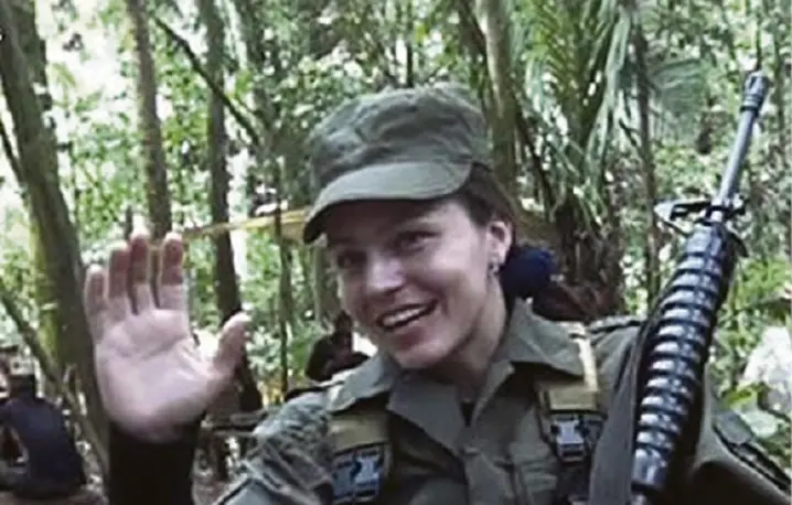 Tanja Nijmeijer w dżungli; kadr z filmu kolumbijskiego dziennikarza Jorge Enrique Botero o FARC / 