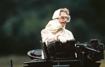 Margaret Thatcher w brytyjskiej bazie wojskowej Fallingbostel niedaleko Hamburga, Niemcy Zachodnie, 1986 r. / Fot. Rex Features / EAST NEWS