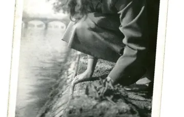 Agnieszka Osiecka, Paryż, 1957 r. / Fot. DZIĘKI UPRZEJMOŚCI STOWARZYSZENIA INSTYTUT LITERACKI KULTURA