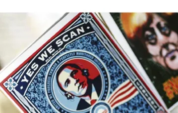 Protest przeciw NSA we Frankfurcie nad Menem. Hasło „Yes we scan” (Tak, inwigilujemy) to ironiczne nawiązanie do hasła wyborczego Obamy „Yes we can” (Tak, możemy). 27 lipca 2013 r. / Fot. David von Blohn / CORBIS