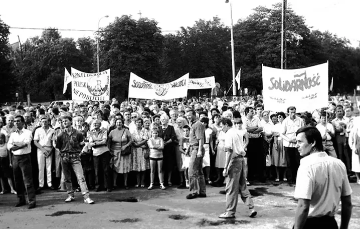 Demonstracja wrocławskiej opozycji, koniec lat 80. / Fot. Z. Nowak / OŚRODEK „PAMIĘĆ I PRZYSZŁOŚĆ”