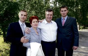 Wiktor Janukowycz z rodziną w 2010 r. / Fot. UPG / REPORTER