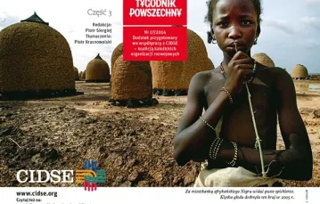 Okładka dodatku "Wiara i zmiany klimatu", "TP" 17/2014. Na zdjęciu: za mieszkanką afrykańskiego Nigru widać puste spichlerze. Klęska głodu dotknęła ten kraj w 2005 r. / Fot. Finbarr O'reilly / REUTERS / FORUM