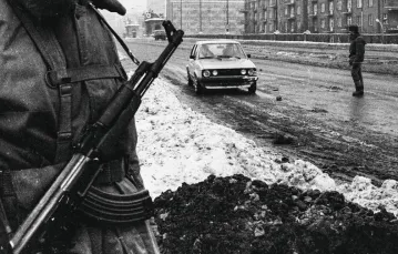 Warszawa w pierwszych dniach stanu wojennego, grudzień 1981 r.  / Fot. Teodor Walczak / CAF / PAP