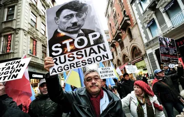 Protest przeciwko wizycie prezydenta Rosji Władimira Putina w Turcji, Stambuł, 1 grudnia 2014 r. / Fot. Ozan Kose / AFP / EAST NEWS