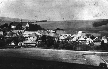 Widok kościoła parafialnego w Wielopolu Skrzyńskim, przed 1914 r. / Fotograf nieznany / CRICOTEKA