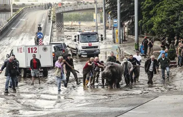 Powódź w Tbilisi, 14 czerwca 2015 r. / Fot. Tinatin Kiguradze / AP / EAST NEWS