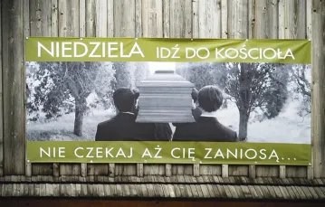 Banner na kościele w Lgocie Wielkiej / Fot. Wojciech Bojdo / radiolodz.pl