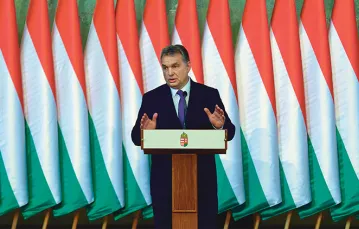 Premier Viktor Orbán na konferencji prasowej w budynku parlamentu, Budapeszt, luty 2016 r. / Fot. Attila Kisbenedek / AFP / EAST NEWS