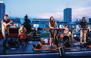 Koncert Julii Holter na Placu Defilad, Warszawa, 15 lipca 2014 r. / Fot. Jacek łagowski / FORUM