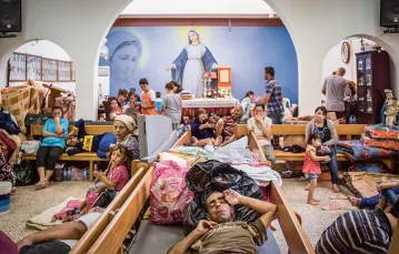 Kościół w Ankawie (Irak) jako tymczasowe schronienie kurdyjskich chrześcijan uciekających przed siłami ISIS, sierpień 2014 r. / Fot. Le Caer Vianney / SIPA / EAST NEWS