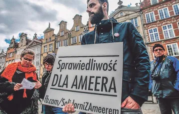 Demonstracja w obronie Ameera Alkhawlany’ego, Długi Targ w Gdańsku, 9 kwietnia 2017 r.  / Fot. Karolina Misztal / REPORTER