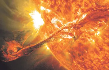 Erupcja materii słonecznej, która kilka dni później spowodowała zorze i zakłócenia pola magnetycznego Ziemi, 3 sierpnia 2012 r. / Fot. NASA / GSFC / SDO