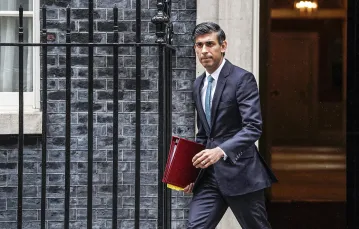 Premier Wielkiej Brytanii Rishi Sunak na Downing Street 10. Londyn, 26 października 2022 r. Fot. NIKLAS HALLE'N / AFP / EAST NEWS / 