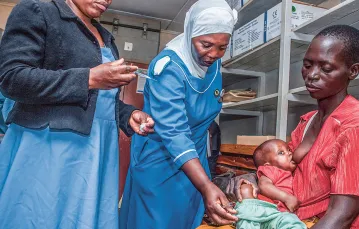 Pierwszy dzień szczepień 120 tys. dzieci przeciw malarii. Mitundu w Malawi, kwiecień 2019 r. / / AMOS GUMULIRA / AFP / EAST NEWS