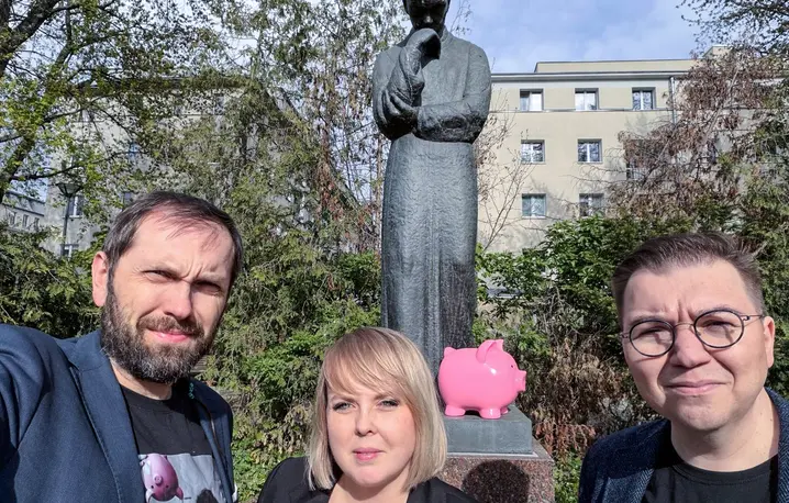 Od lewej prof. Łukasz Okruszek, prof. Agata Starosta i prof. Michał Tomza, organizatorzy protestu „3% dla nauki, 100% dla Polski” // archiwum prywatne