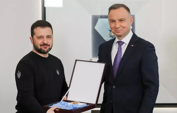 Wołodymyr Zełenski odbiera Order Orła Białego od prezydenta Andrzeja Dudy. Warszawa, 5 kwietnia 2023 r. // Fot. Grzegorz Jakubowski / materiały prasowe KPRP