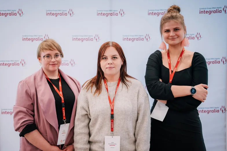 Zofia Detlaff, Julia Korzeniewska, Estera Leszczyńska – beneficjentki programu „Sprawny staż”. Sopot, 10 listopada 2023 r. / materiały prasowe Zofia Detlaff, Julia Korzeniewska, Estera Leszczyńska – beneficjentki programu „Sprawny staż”. Sopot, 10 listopada 2023 r. / materiały prasowe
