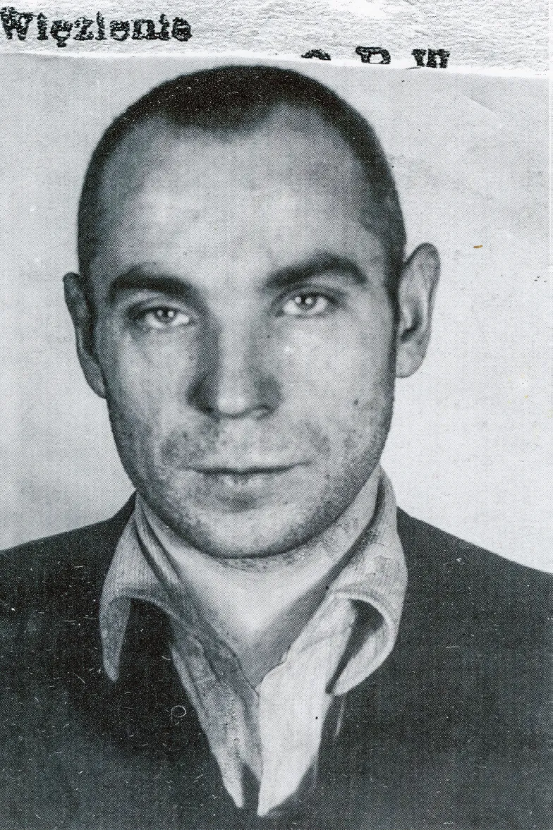 Zdjęcie z karty informacyjnej w związku ze zwolnieniem Felczaka z więzienia. Wronki, 1956 r.  / Archiwum Nauki PAN i PAU