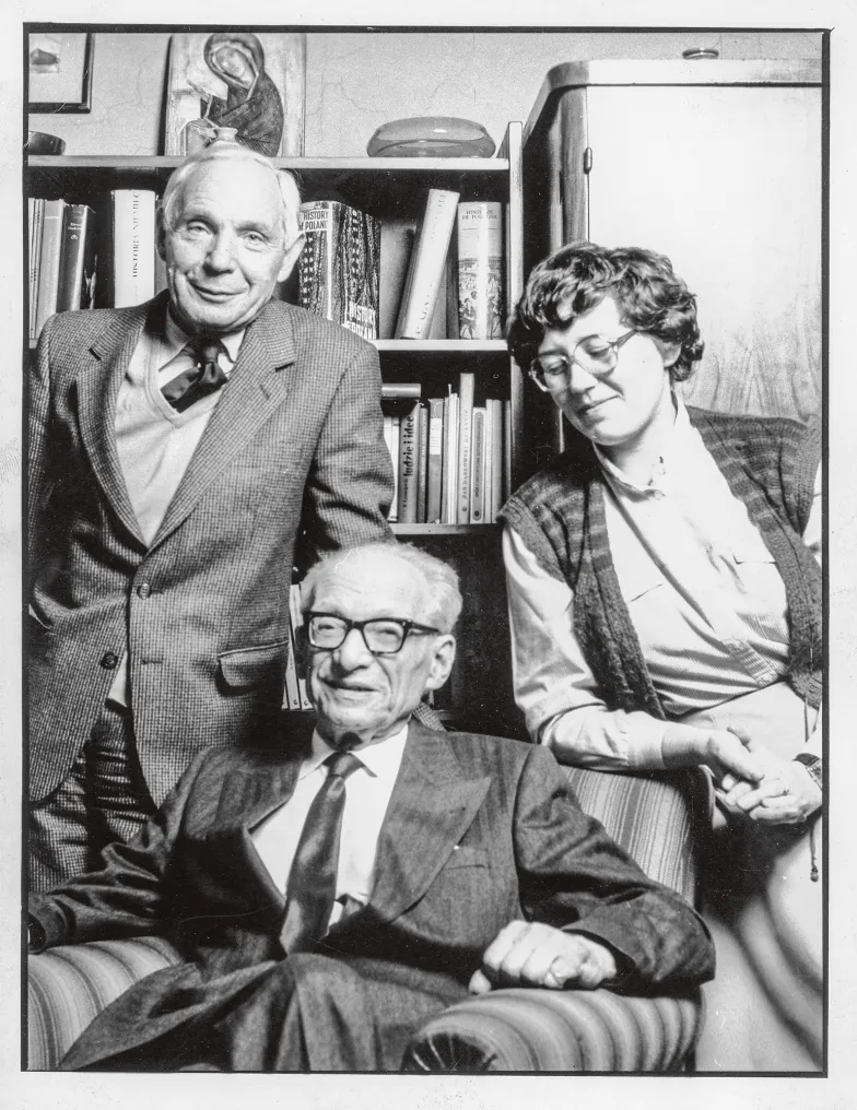 Wacław Felczak (z lewej), Henryk Wereszycki i Elżbieta Orman w mieszkaniu Wereszyckich. Kraków, ok. 1990 r. / Konrad K. Pollesch / Archiwum Nauki PAN i PAU Wacław Felczak (z lewej), Henryk Wereszycki i Elżbieta Orman w mieszkaniu Wereszyckich. Kraków, ok. 1990 r. / Konrad K. Pollesch / Archiwum Nauki PAN i PAU