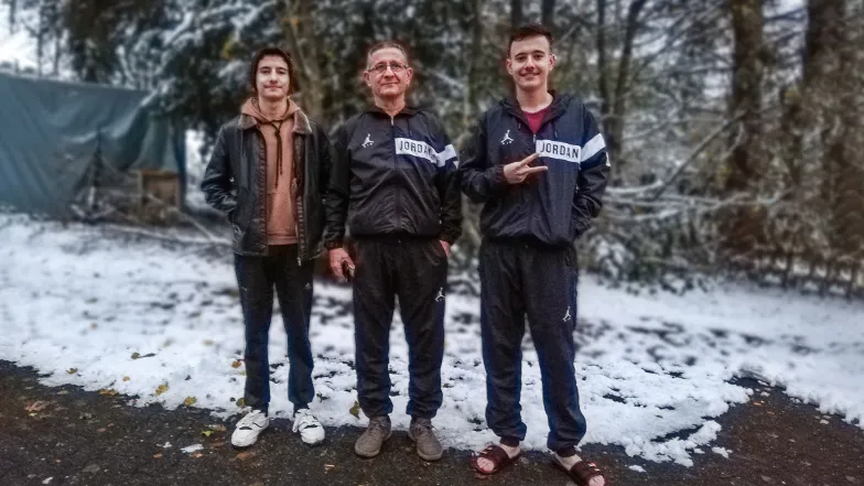 Abdel Sahker z synami w ośrodku Hörste, listopad 2023 r. / Łukasz Grajewski