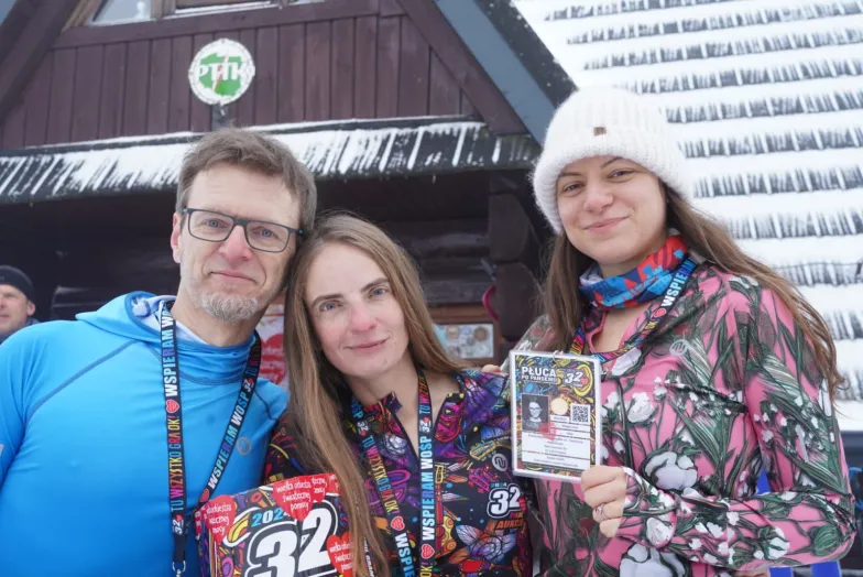 Od lewej: Tomasz Larek, Kamila Kielar, Małgorzata Wąs - wolontariusze WOŚP na Rycerzowej fot. Materiały sztabu