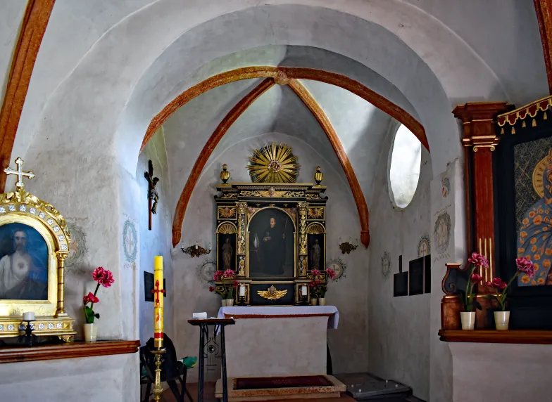 Kościółek św. Benedykta na Wzgórzu Lasoty (wnętrze), Kraków (Podgórze) / Wikimedia Commons