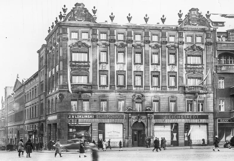 Spółka „Bazar Poznański” była jednym z bastionów polskości; tu na zdjęciu z dwudziestolecia międzywojennego // fot. Narodowe Archiwum Cyfrowe