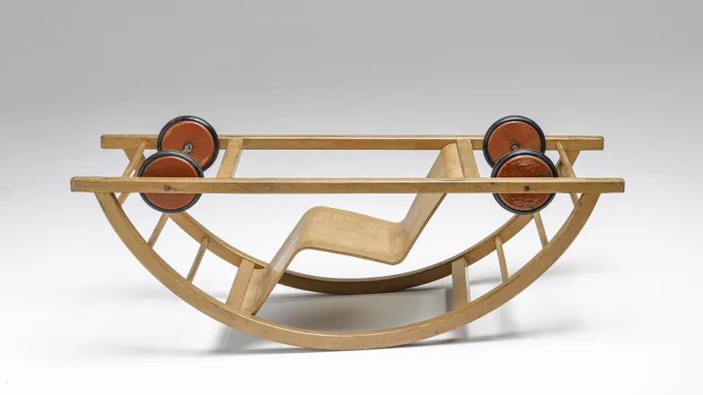 Hans Brockhage, Huśtawka (Schaukelwagen), ok. 1950 r. // Fot. Philippe Migeat / Centre Pompidou
