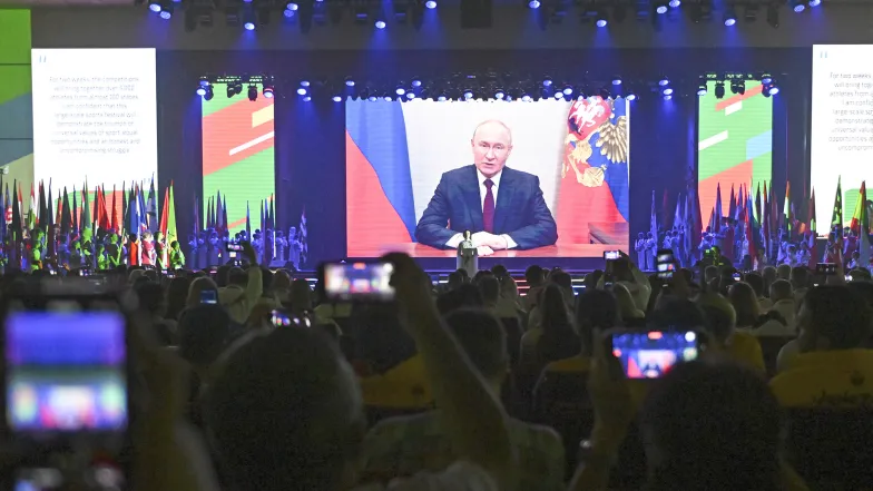 Władimir Putin podczas ceremonii otwarcia międzynarodowych zawodów BRICS Games w Kazaniu w Rosji. 12 czerwca 2024 r. // Fot. Denis Bushkovsky / AP / East News Władimir Putin podczas ceremonii otwarcia międzynarodowych zawodów BRICS Games w Kazaniu w Rosji. 12 czerwca 2024 r. // Fot. Denis Bushkovsky / AP / East News