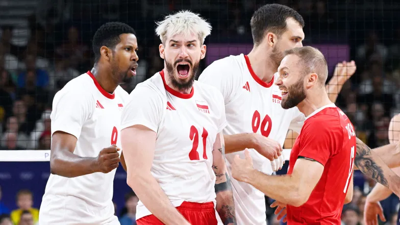 Tomasz Fornal (na pierwszym planie) podczas meczu półfinałowego ze Stanami Zjednoczonymi. Paryż, 7 sierpnia 2024 r. // Fot. Federico Pastellini / AFP / East News Tomasz Fornal (na pierwszym planie) podczas meczu półfinałowego ze Stanami Zjednoczonymi. Paryż, 7 sierpnia 2024 r. // Fot. Federico Pastellini / AFP / East News