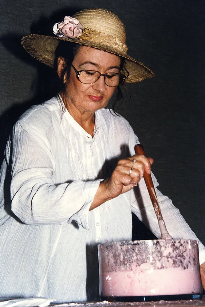 Maria Pinińska-Bereś, Działania na przyrządy kuchenne, 1996 r. Fot. Achiwum Galerii Bielskiej BWA / Muzeum Narodowe we Wrocławiu Maria Pinińska-Bereś, Działania na przyrządy kuchenne, 1996 r. Fot. Achiwum Galerii Bielskiej BWA / Muzeum Narodowe we Wrocławiu