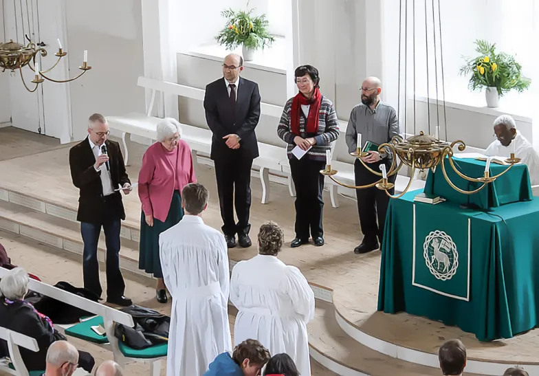 Wprowadzenie w urząd proboszczów Kościoła morawskiego małżeństwa Jill i Petera Vogtów. Herrnhut, marzec 2015 r. // Fot. Evangelische Brüdergemeine Herrnhut / Materiały prasowe