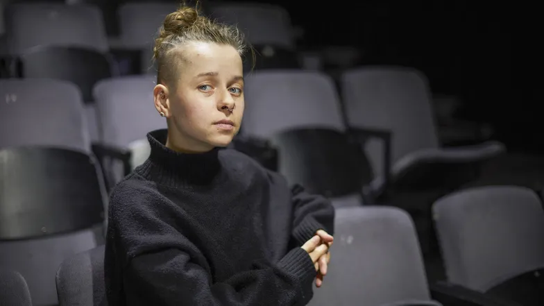 Ewa Platt w Teatrze Powszechnym w Warszawie. 9 października 2024 r. // Fot. Mateusz Skwarczek / Agencja Wyborcza.pl