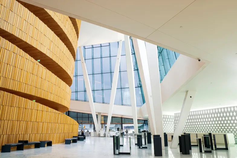 Wnętrze Opery Narodowej w Oslo // Fot. Mariusz Świtulski / Adobe Stock
