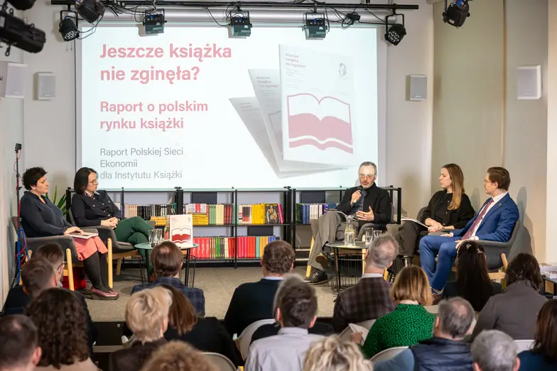 Konferencja prasowa poświęcona prezentacji raportu o stanie polskiego rynku książki, Warszawa 25 lutego 2025 r. // Fot. D. Bednarz / Materiały prasowe Instytutu Książki Konferencja prasowa poświęcona prezentacji raportu o stanie polskiego rynku książki, Warszawa