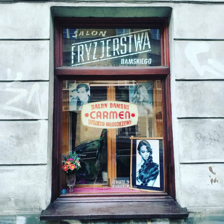 Uroda dawnych dni - niestety przeminęła wraz z salonem // Fot. Olga Drenda Uroda dawnych dni - niestety przeminęła wraz z salonem // Fot. Olga Drenda
