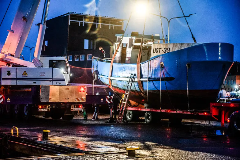 Złomowanie kutrów rybackich. Port w Ustce, 11 lipca 2024 r. // Fot. Hubert Bierndgarski / REPORTER Złomowanie kutrów rybackich. Port w Ustce, 11 lipca 2024 r. // Fot. Hubert Bierndgarski / REPORTER