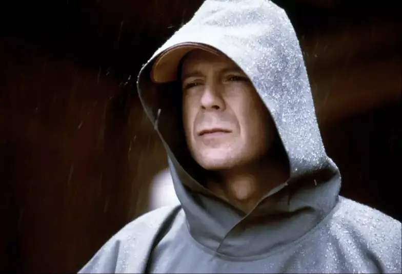 Bruce Willis w filmie Niezniszczalny (2000), reż. M.Night Shyamalan // Fot. Materiały prasowe Bruce Willis w filmie Niezniszczalny (2000), reż. M.Night Shyamalan // Fot. Materiały prasowe