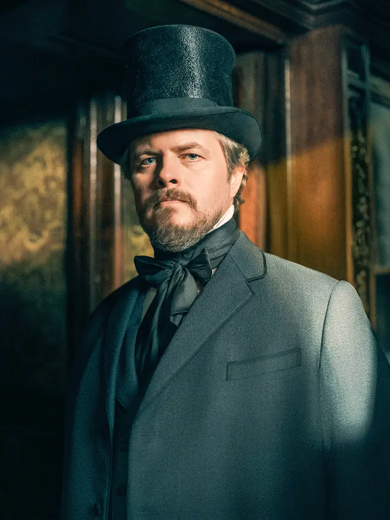 Tomasz Schuchardt na planie "Lalki", Netflix // Fot. Michał Klusek / Netflix Tomasz Schuchardt na planie "Lalki", Netflix // Fot. Michał Klusek / Netflix